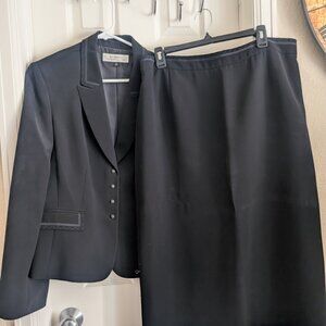 Women's Tahari Long Sleeve/Longer Skirt Suit-Sz 14